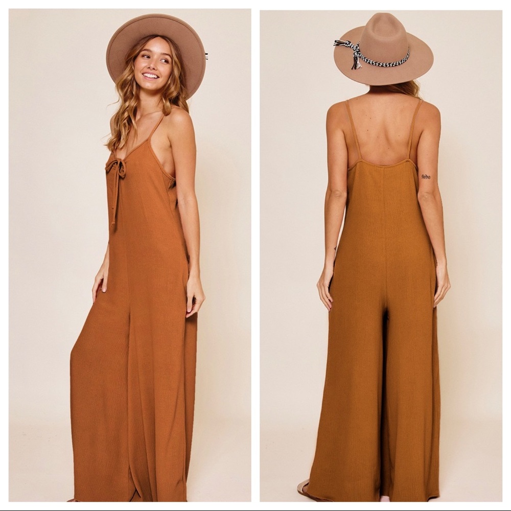 Chic Sleeveless Wide Leg Jumpsuit - Picture 2 of 3